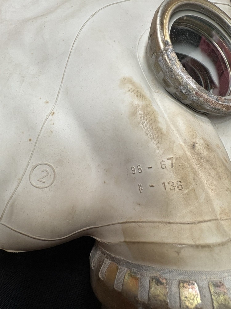 Original Mask, Hose, Filter & Carry Bag – Pre-/Early WWII Pattern