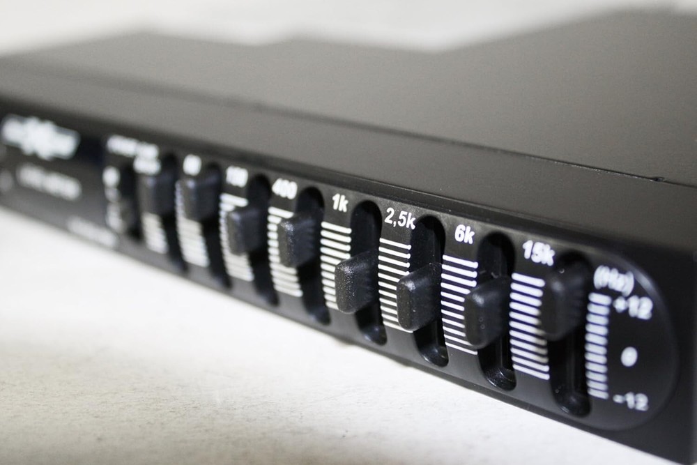 ST-EQ-180 Wireless Equalizer: 7-Band Control for Subwoofer Optimization