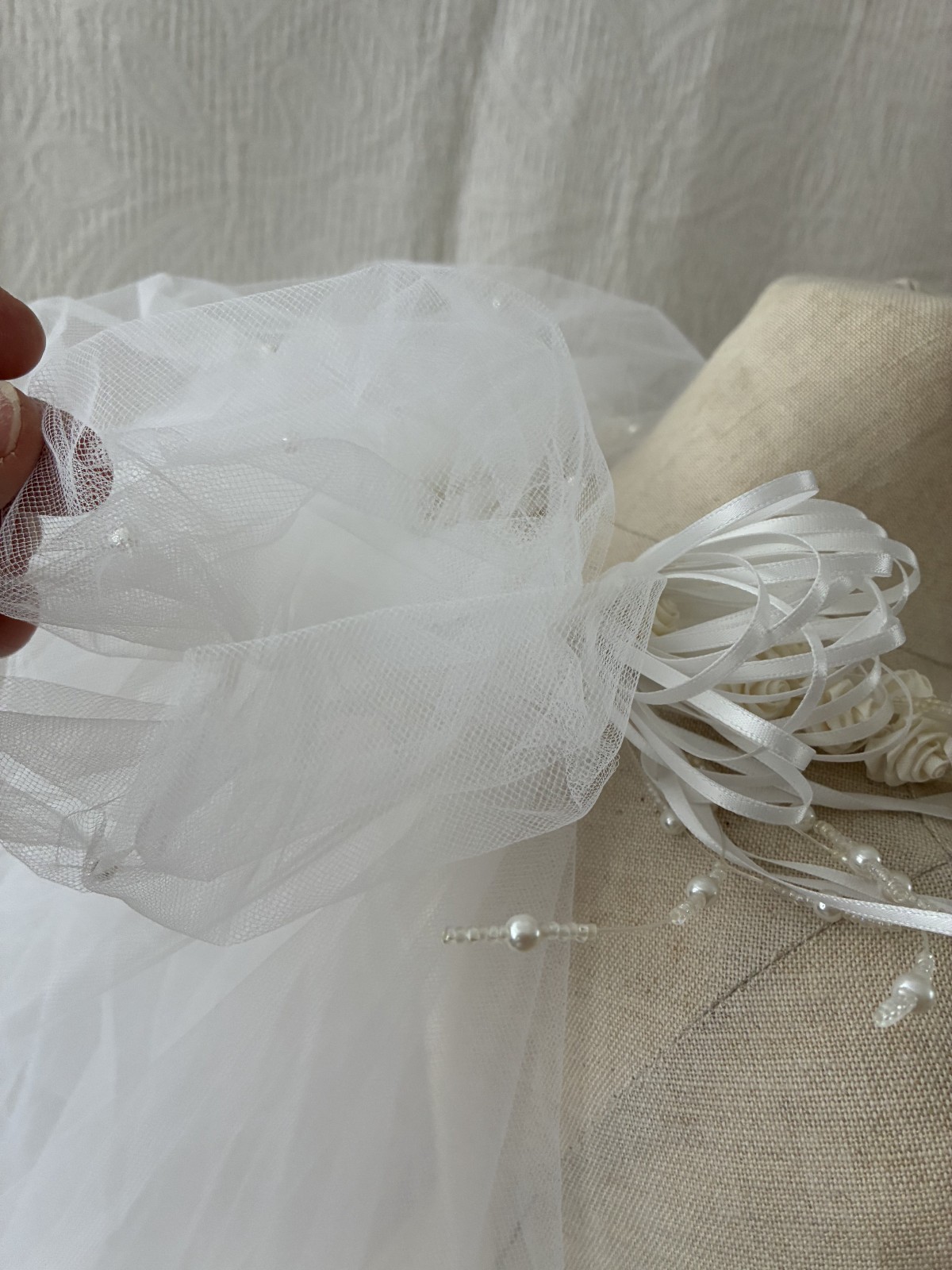 Vintage 1980s White Faux Pearls Roses Beaded Multi-Tier White Bridal Veil 39"