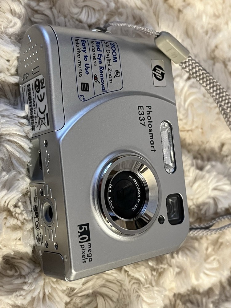 HP Photosmart E337 5.0MP Compact Digital Camera Silver