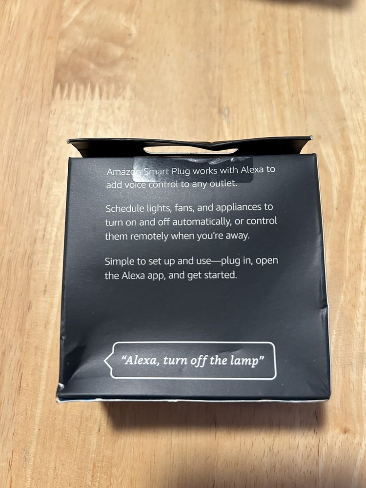Amazon Smart Plug - White Box Damage