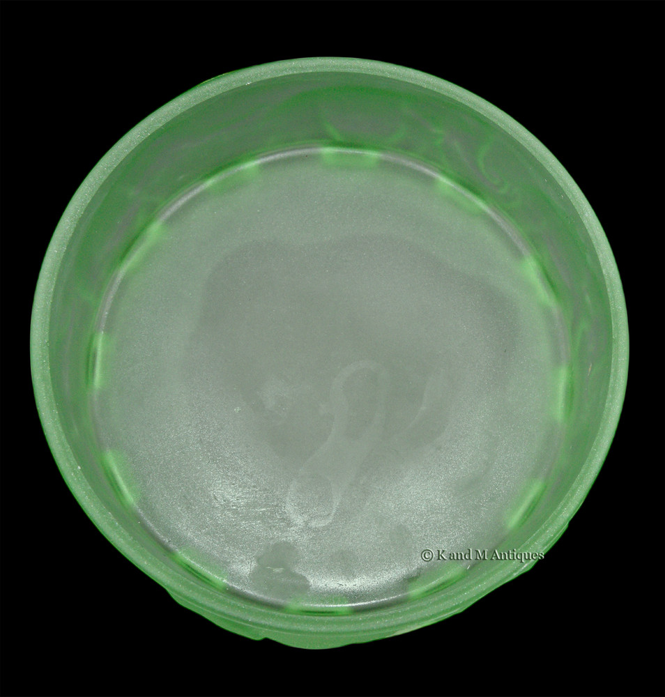 L. E. Smith Elephant Carousel Green Satin Powder Jar
