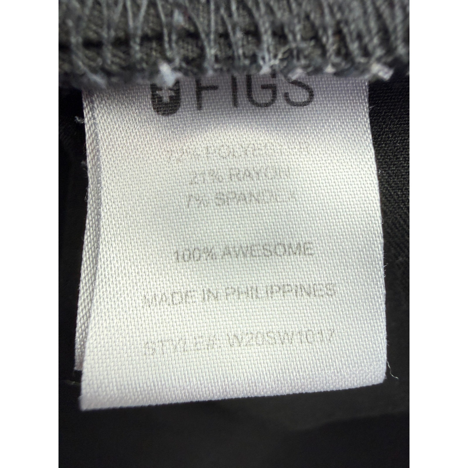 FIGS Technical Collection Black Henley Scrub Top W20SW1017 Womens XXL