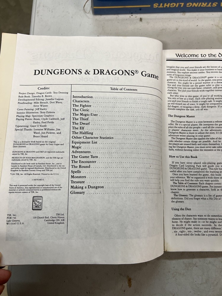 Dungeons and Dragons rule book 1991 TSR