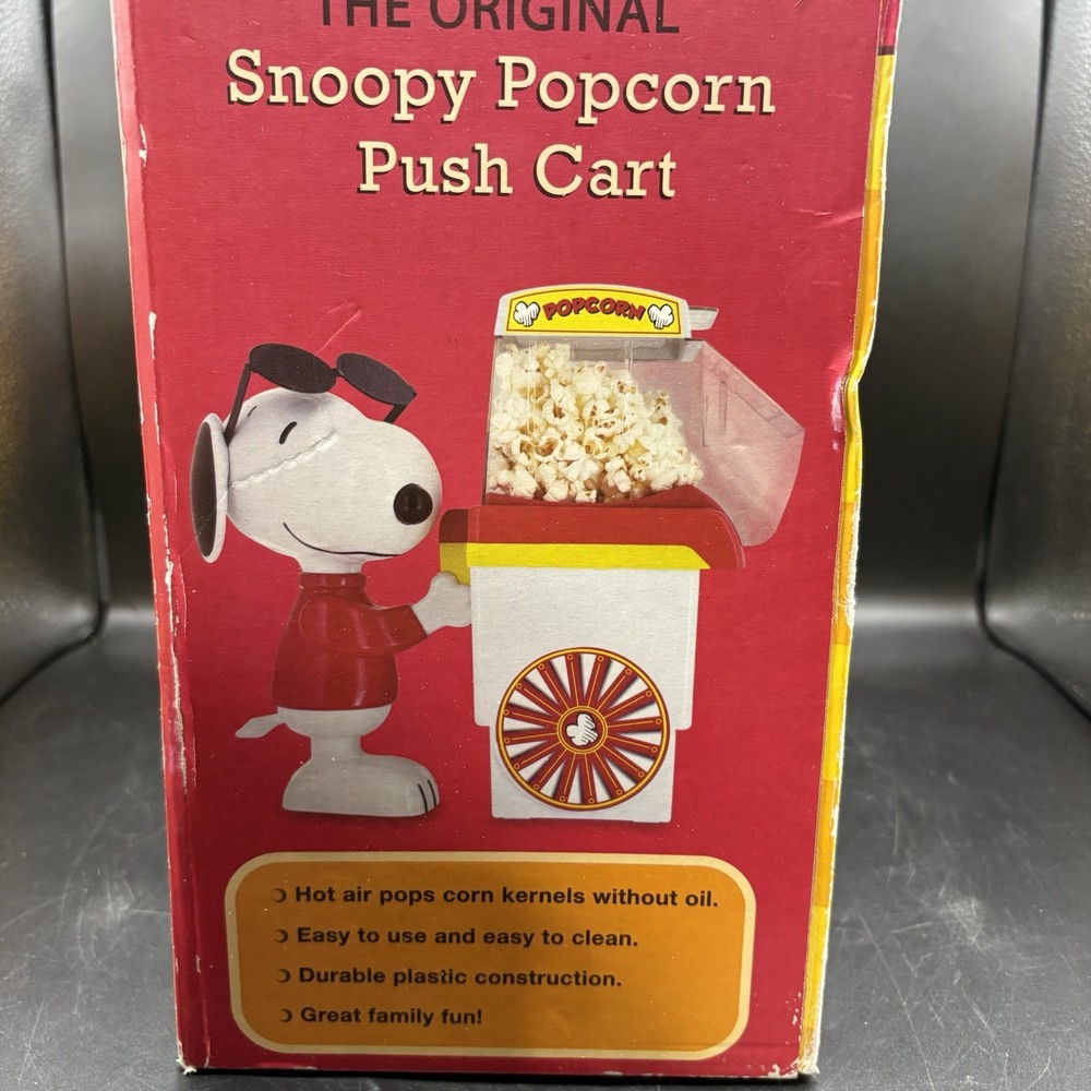 NEW THE ORIGINAL SNOOPY POPCORN PUSH CART PEANUTS