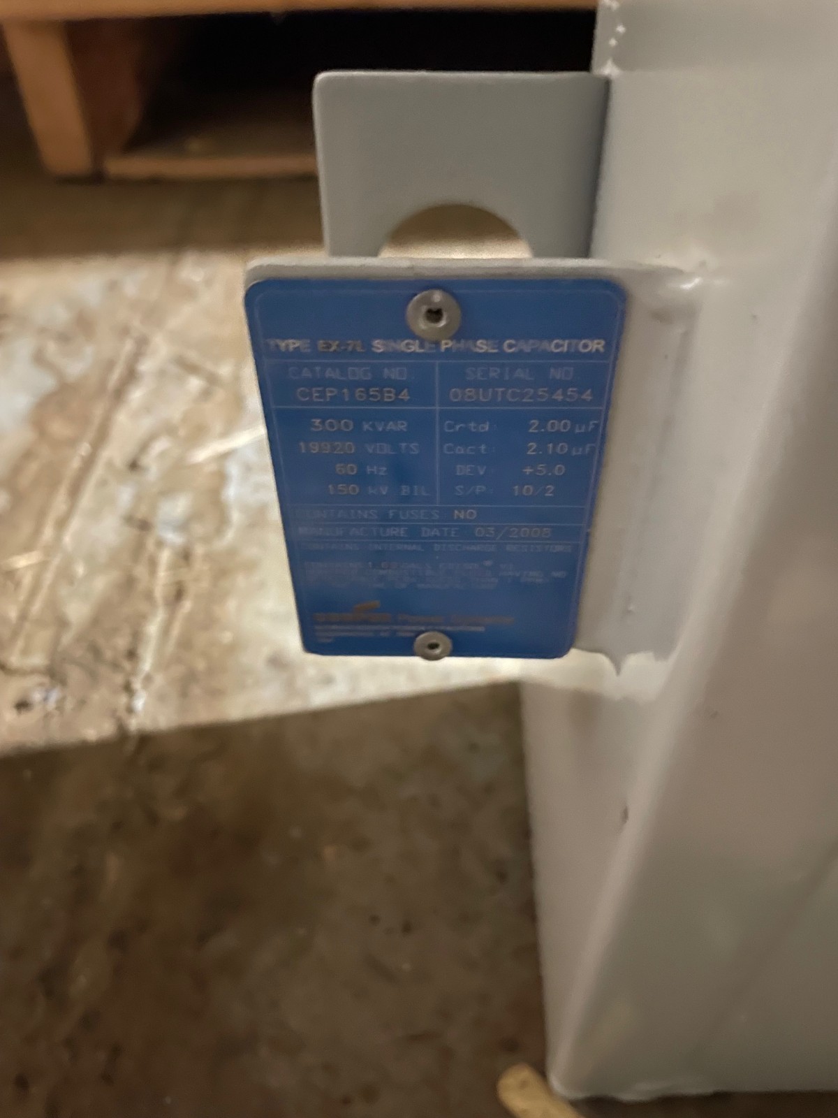 COOPER CAPACITOR 300 kVAR, 19920V, 150 BIL, NON-PCB, 1 BUSHING, 1PH, CEP165B4FB