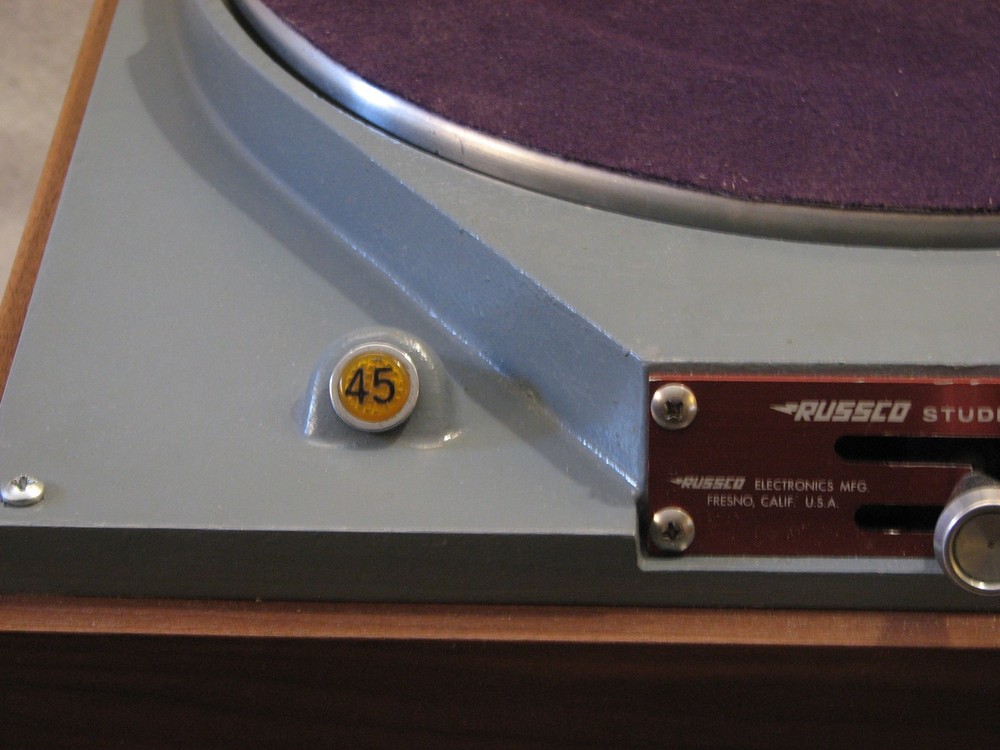 Russco Studio Pro Model B turntable