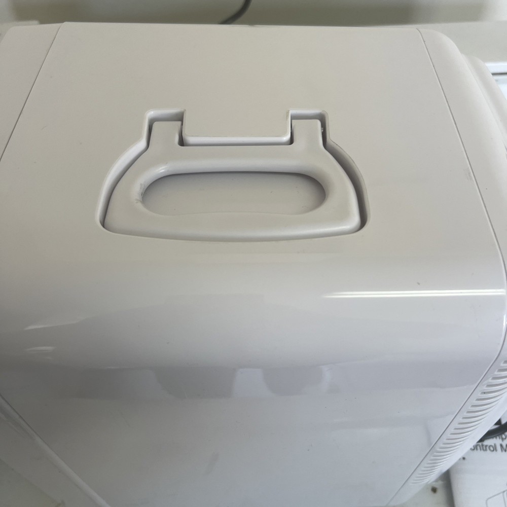 Compact AstroAI Mini Fridge 10L Cooler/Warmer white temperature control