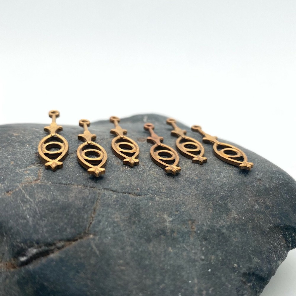 6 Vintage Brass Drops (BP89)