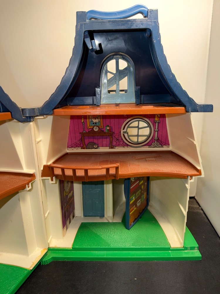 1976 Hasbro Weebles Haunted House
