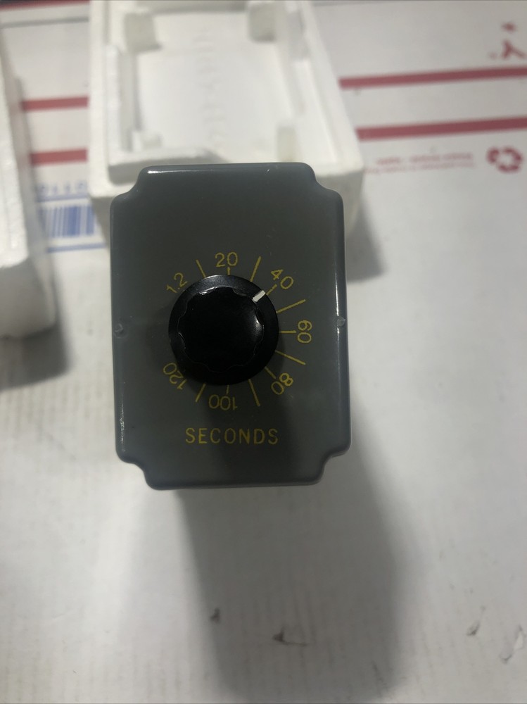 Square D 8501 JCK14 Solid State Timing Relay On Delay 1.2-120 Seconds 24V #B20