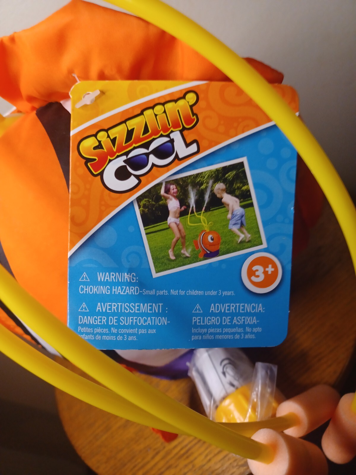 SIZZLIN' Cool Soft Squirts Mini Sprinkler - Clownfish (NEMO) *NEW*