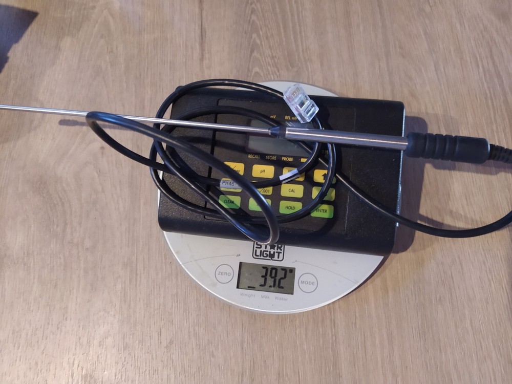 IQ SCIENTIFIC INSTRUMENTS IQ 240 PH METER
