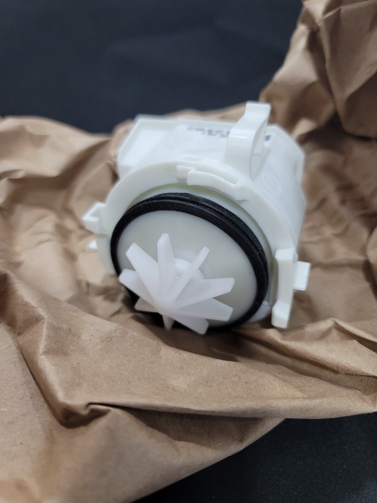 **NEW** Bosch Drain Pump 00620774 