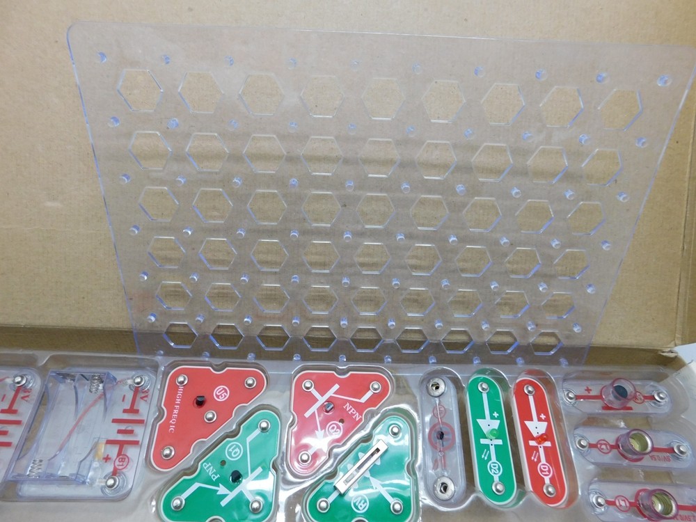 Elenco Electronic Snap Circuits Kit, SC-300, complete, 2012