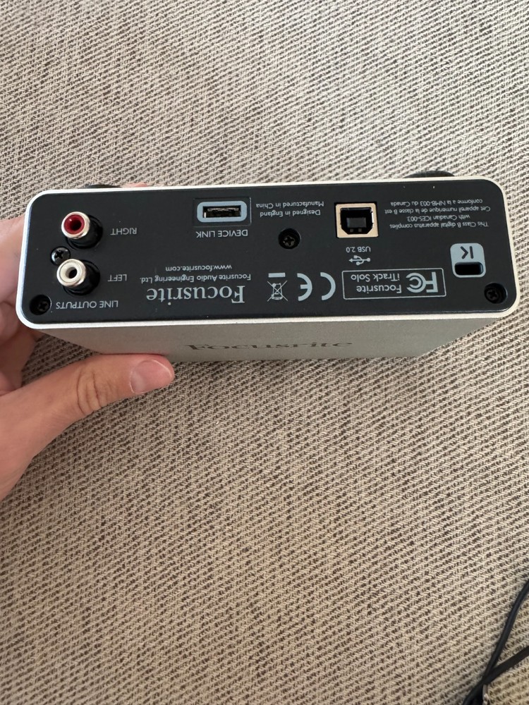 Focusrite iTrack Solo - WITH DEVICE LINK CABLE INCLUDED