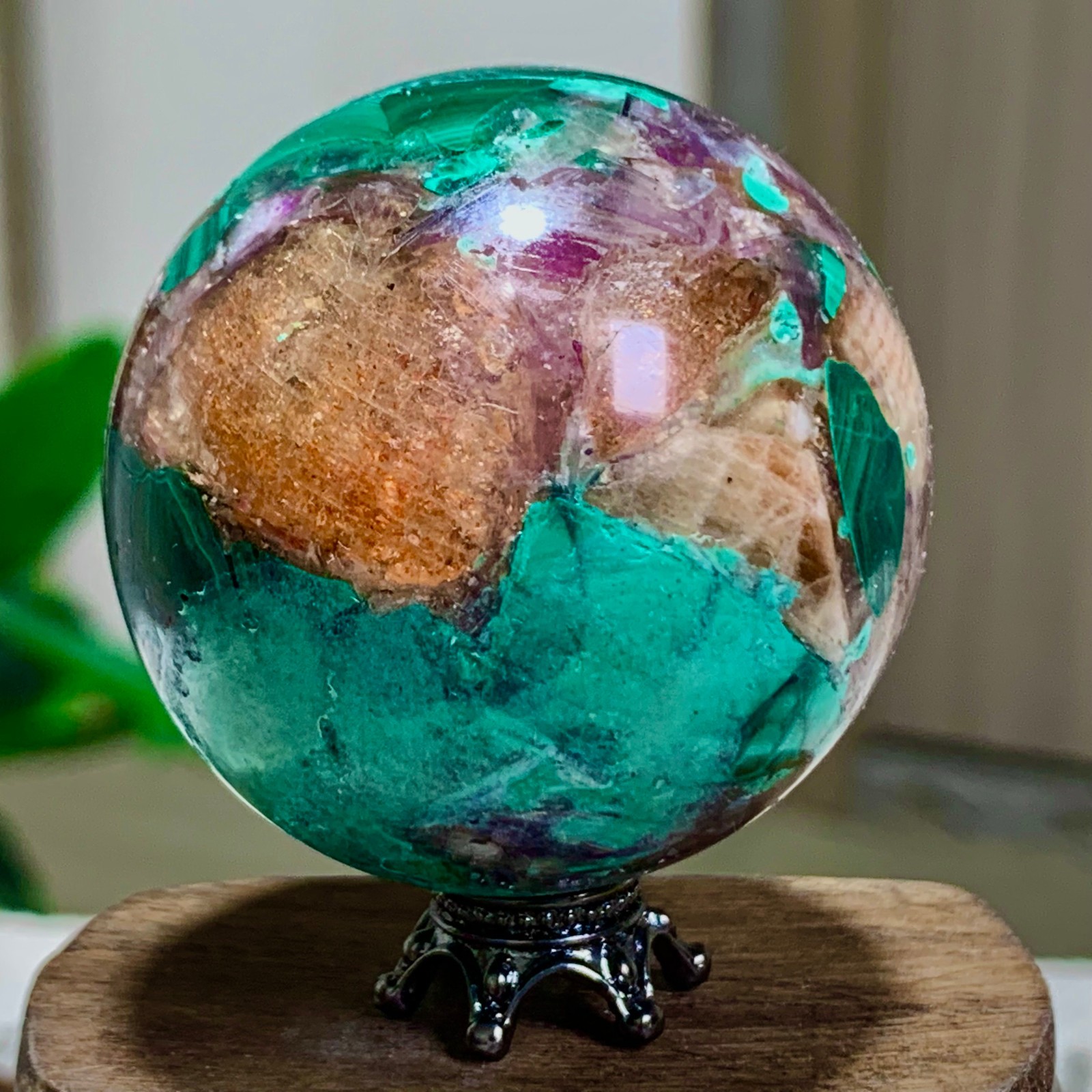 110G Newly discovered rare malachite purple mica symbiotic sphere restoration