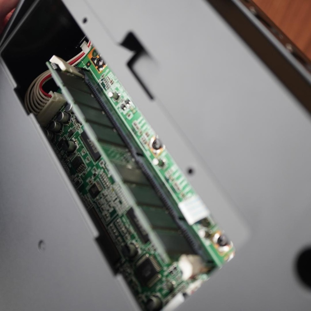 Roland MC-808 (+512 RAM)Sampling Groovebox Sampler Sequencer Used