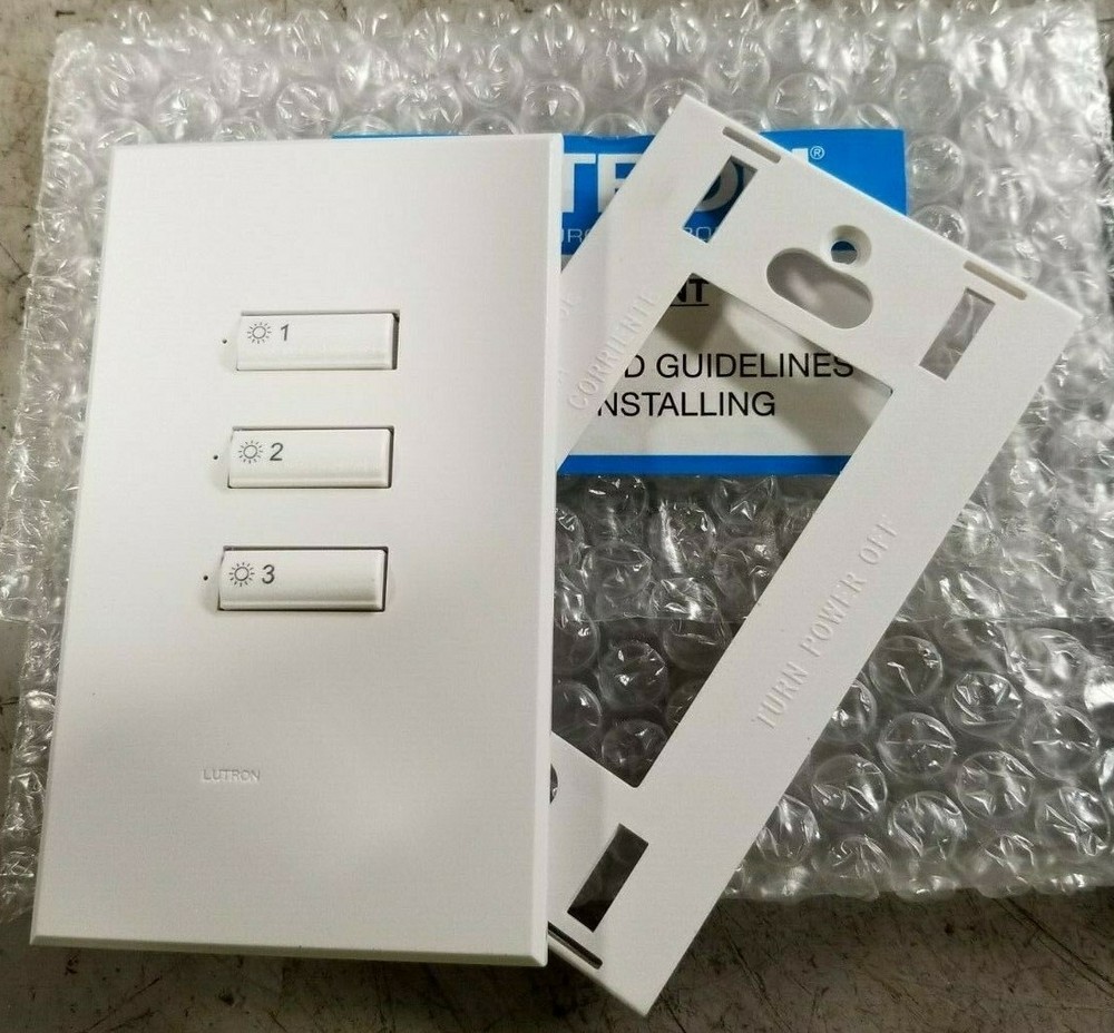 NEW LUTRON SR-3BI-WH-EGN SEETOUCH 3-BUTTON INSERT REPLACEMENT FACEPLATE KIT