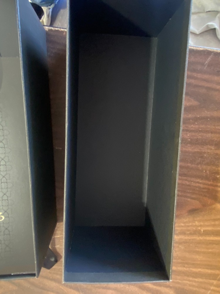 DOM PERIGNON Empty Box & Pamphlet - Vintage 2010. GOOD Condition.