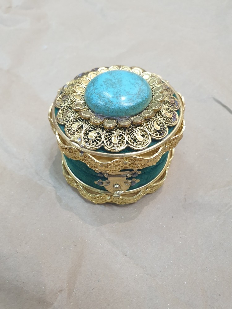 Islamic box with on natural stone