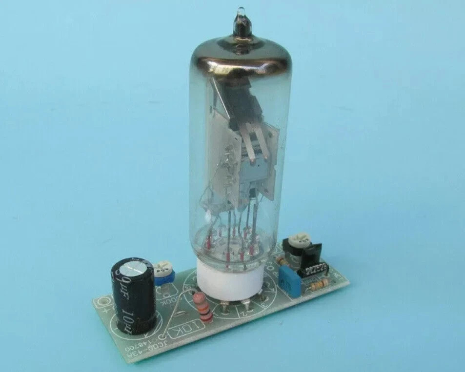 Magic Eye Tube 6E2 /  EM84  Audio Level Indicator