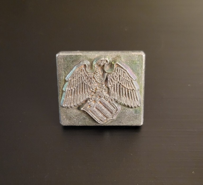 2D - 3D Discontinued Midas Leather Stamp, Eagle with Shield, 8220