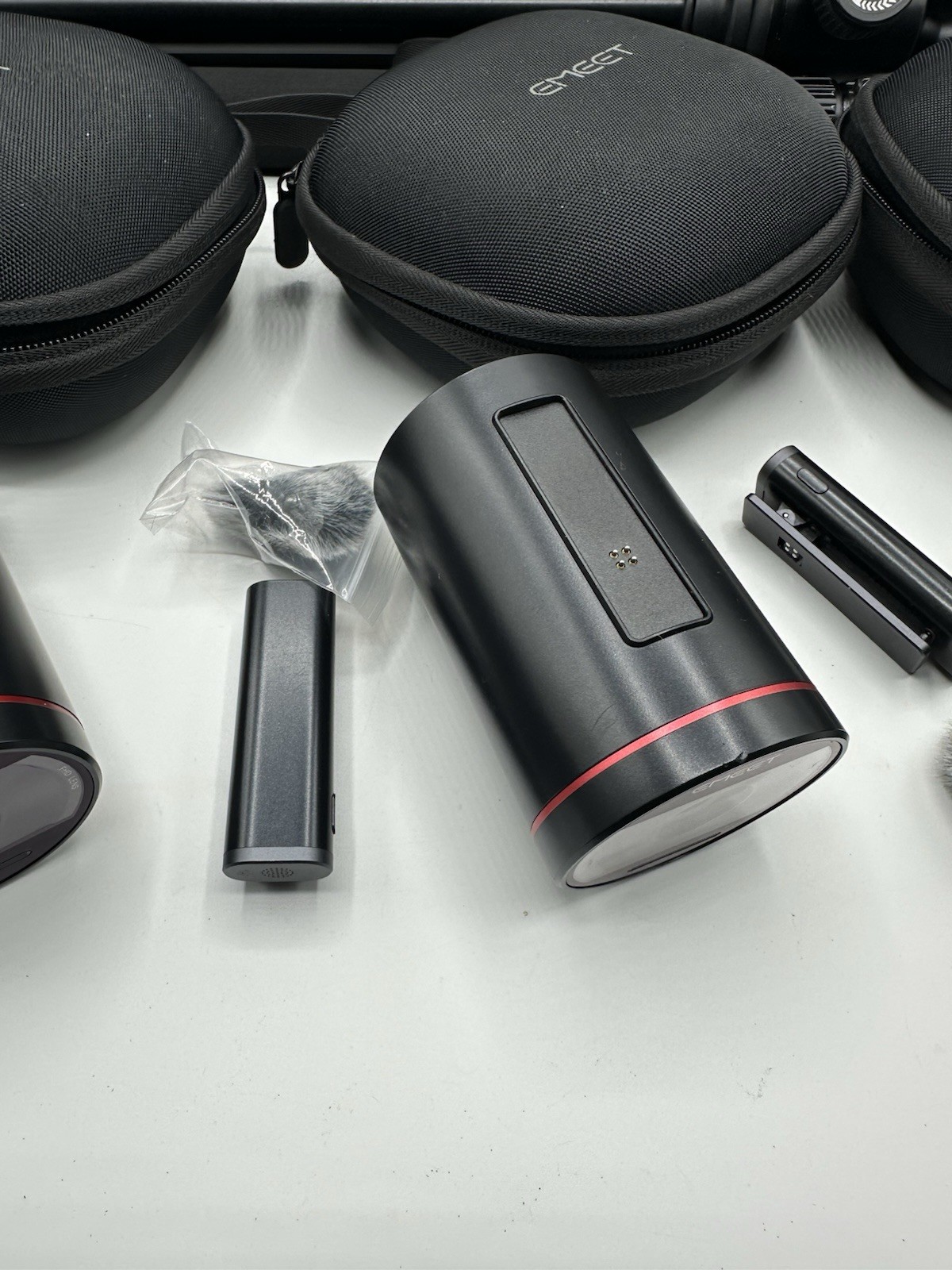 Emeet Streamcam One Set Three Cameras Mics SD Cards Tripod Cases