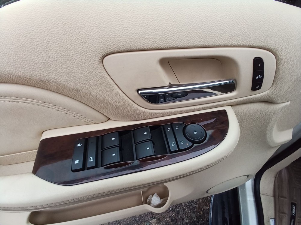 ESCALADE 2007 Battery Tray 12569653