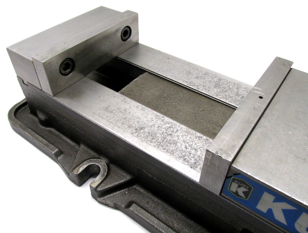 KURT ANGLOCK 6" MILLING MACHINE VISE w/ JAWS & HANDLE - #D675