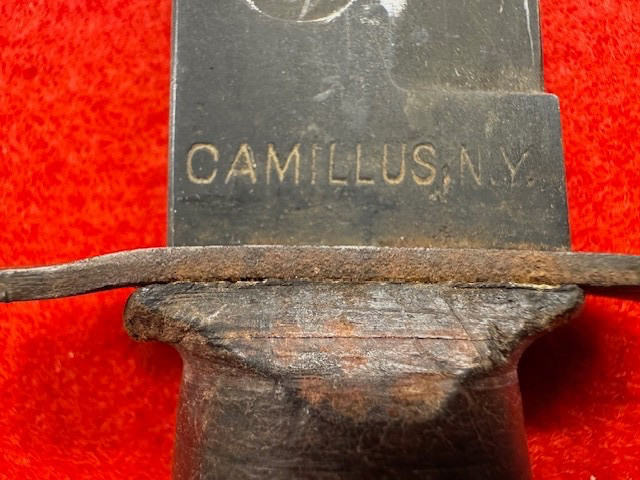 CAMILLUS USN WW2 MK 2 FIGHTING KNIFE IN BM CO SHEATH (760)