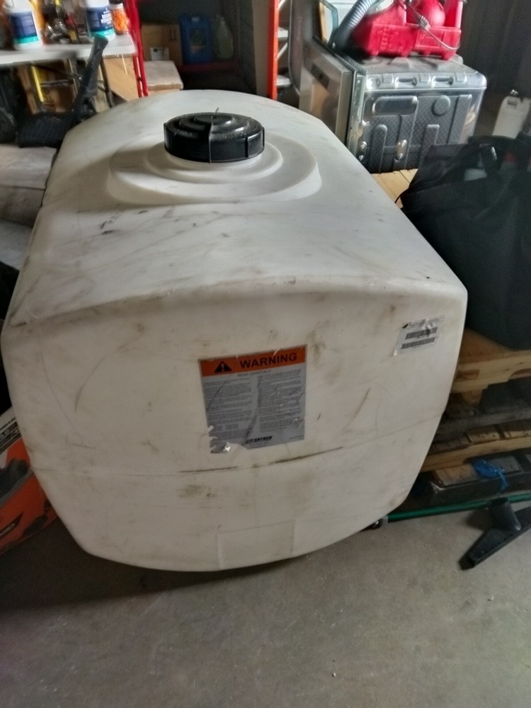 200 gallon plastic water tank