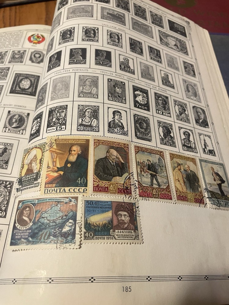 The Premier World Stamp Album 1922 -1 962 Grossman Germany Hitler 875+ Stamps