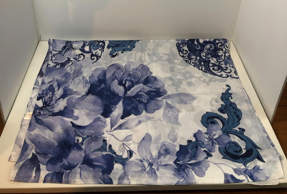 ASILK Scarf, Blue and White, 100% Silk, China, 66.9" x 21.7"