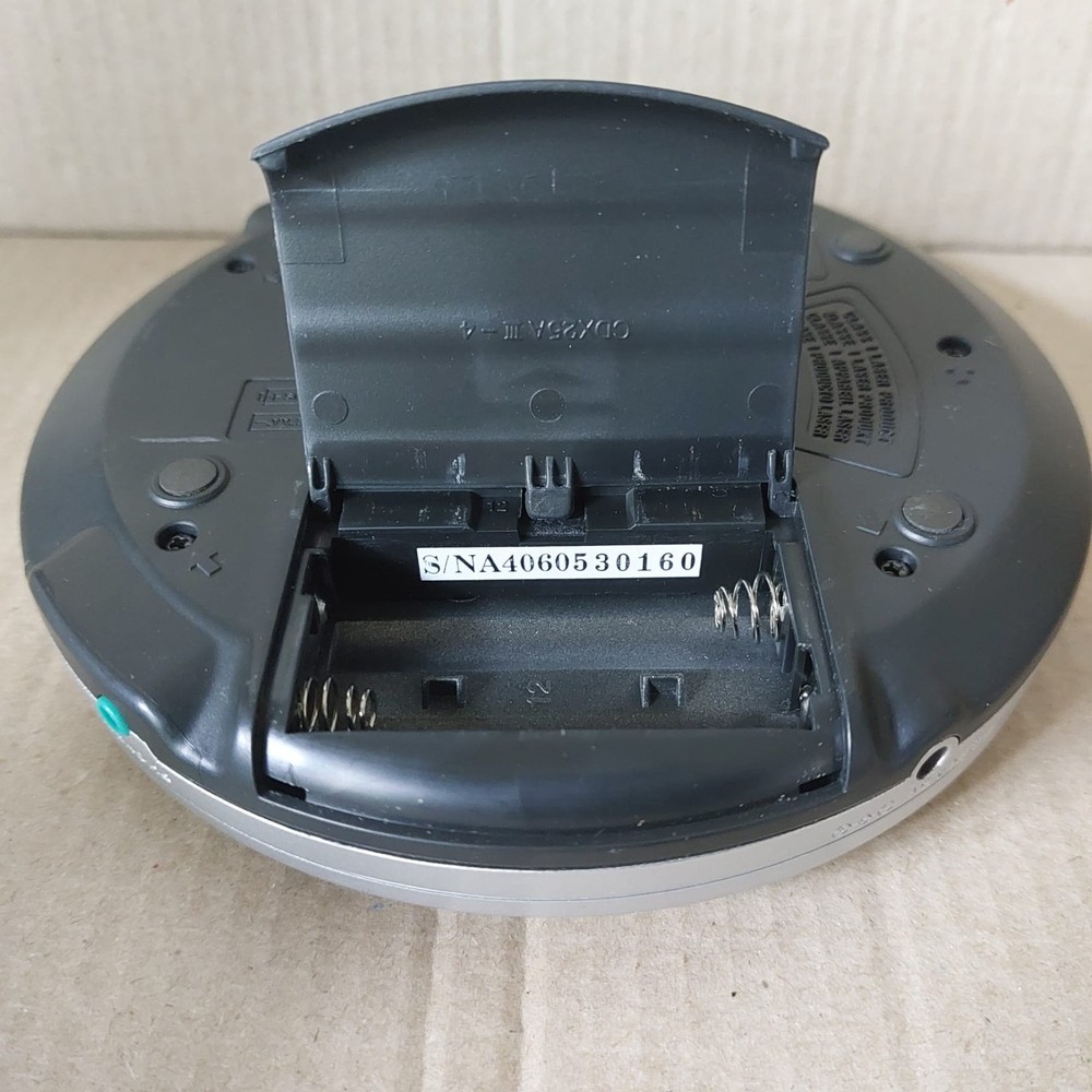 Durabrand CD-565 Personal Portable CD Disc Player Silver - TESTED & WORKING