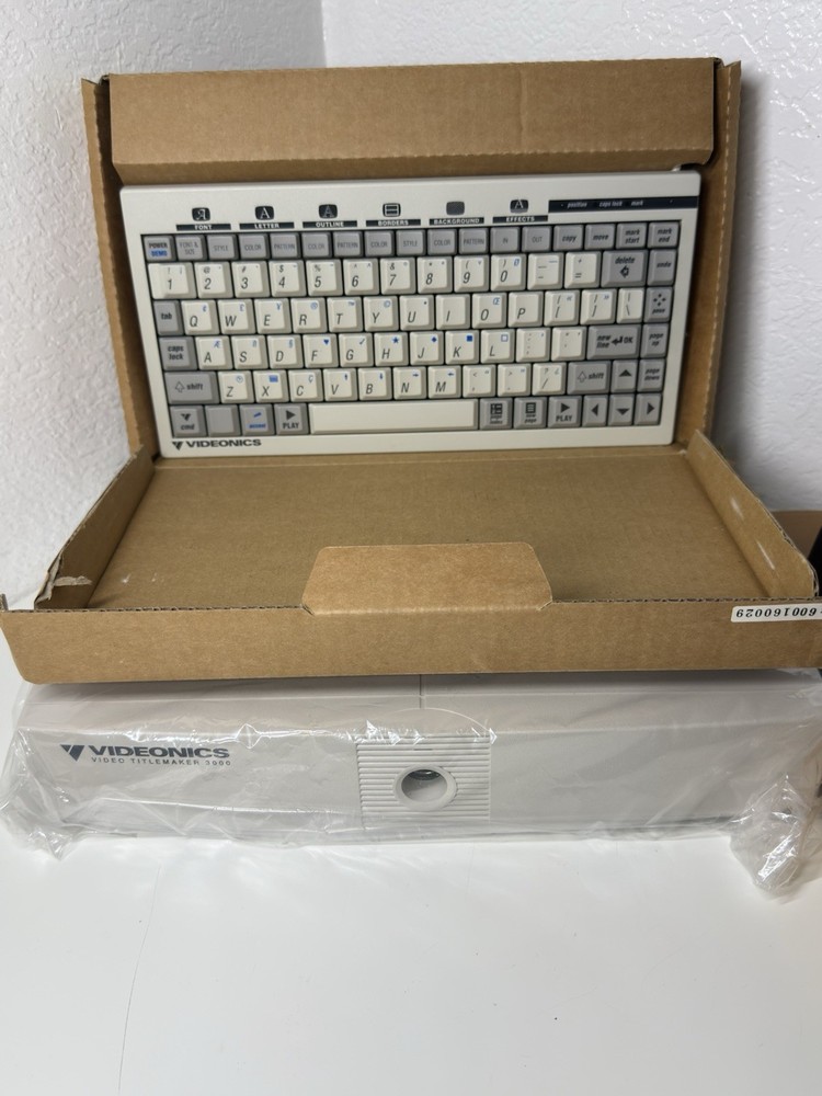 Videonics TitleMaker 3000 Digital Character Generator VTG Electronics Fonts