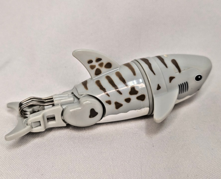 LIL FISHYS Tiger Shark VG+ swimming fish
