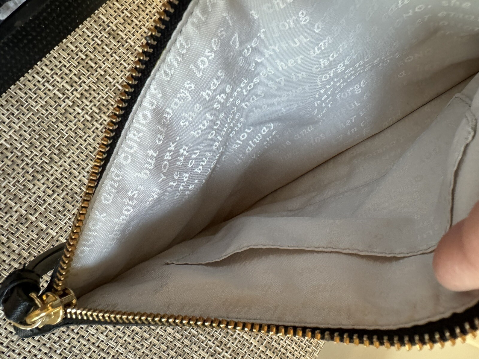 KATE SPADE X DISNEY Mickey Minnie Mouse Comic Medium Corner Zippered Wristlet