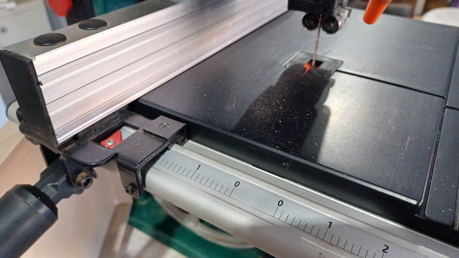 Grizzly 9" Benchtop Band Saw G0803Z/Used