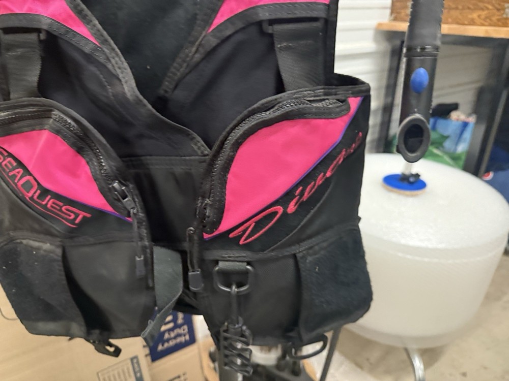 Womens SeaQuest DIVA BCD Size Small Scuba Diving
