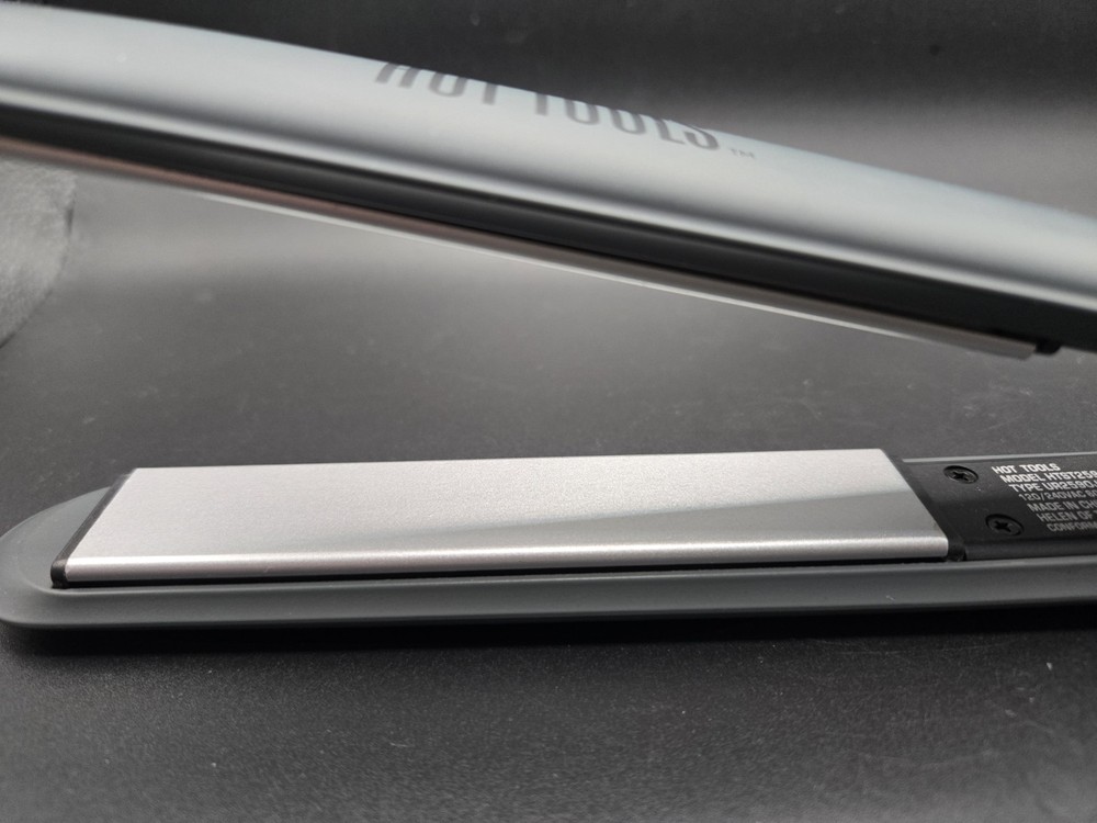 Hot Tools 1” Ceramic + Charcoal Flat Iron- HTST2590