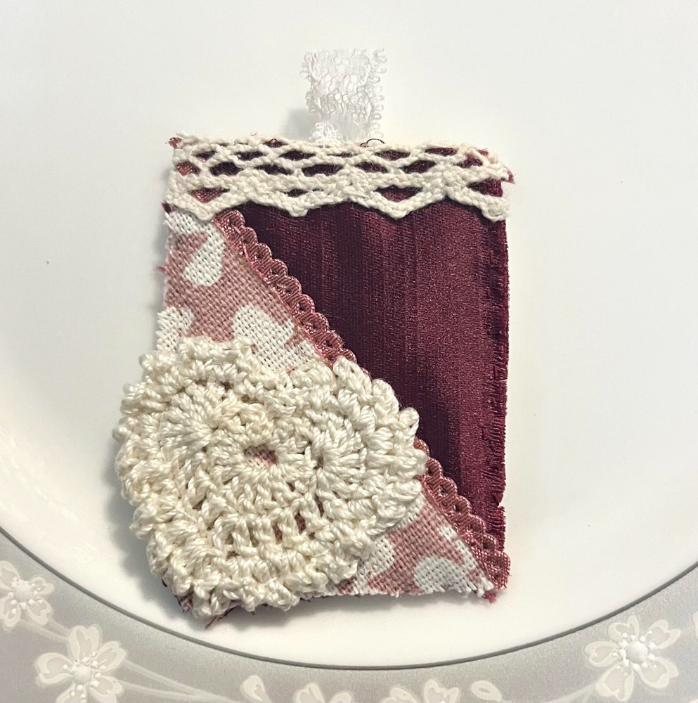 Junk Journal Tag, Scrapbooking Tag, Gift Tag, Textile Art