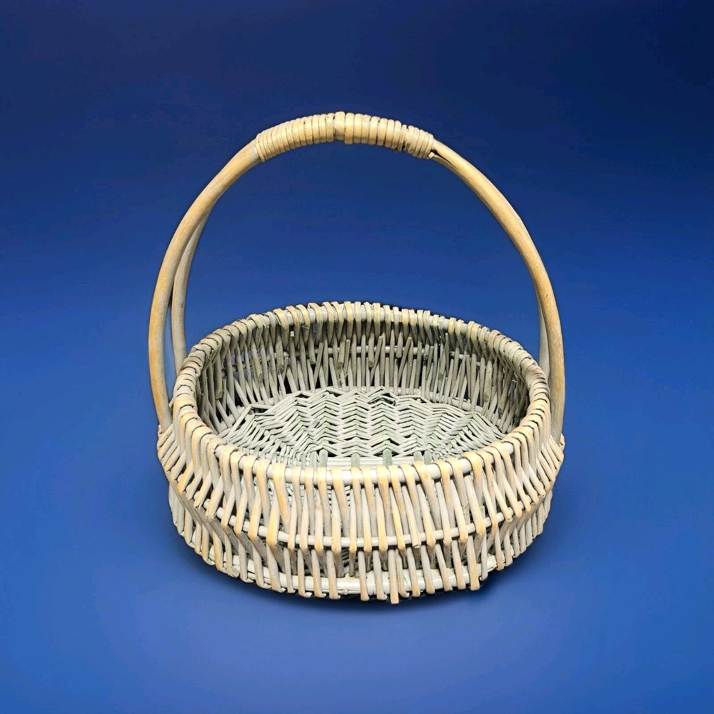 Basket with handle- Wicker