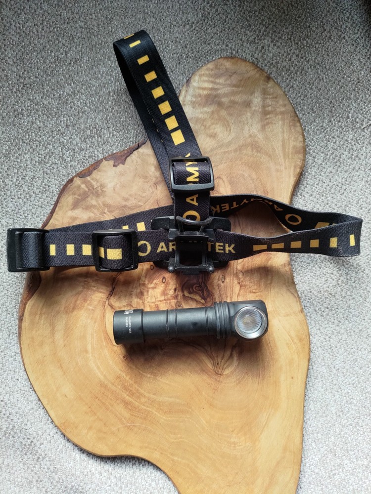 Armytek Wizard C2 White/Red Headlight 18650 Flashlight