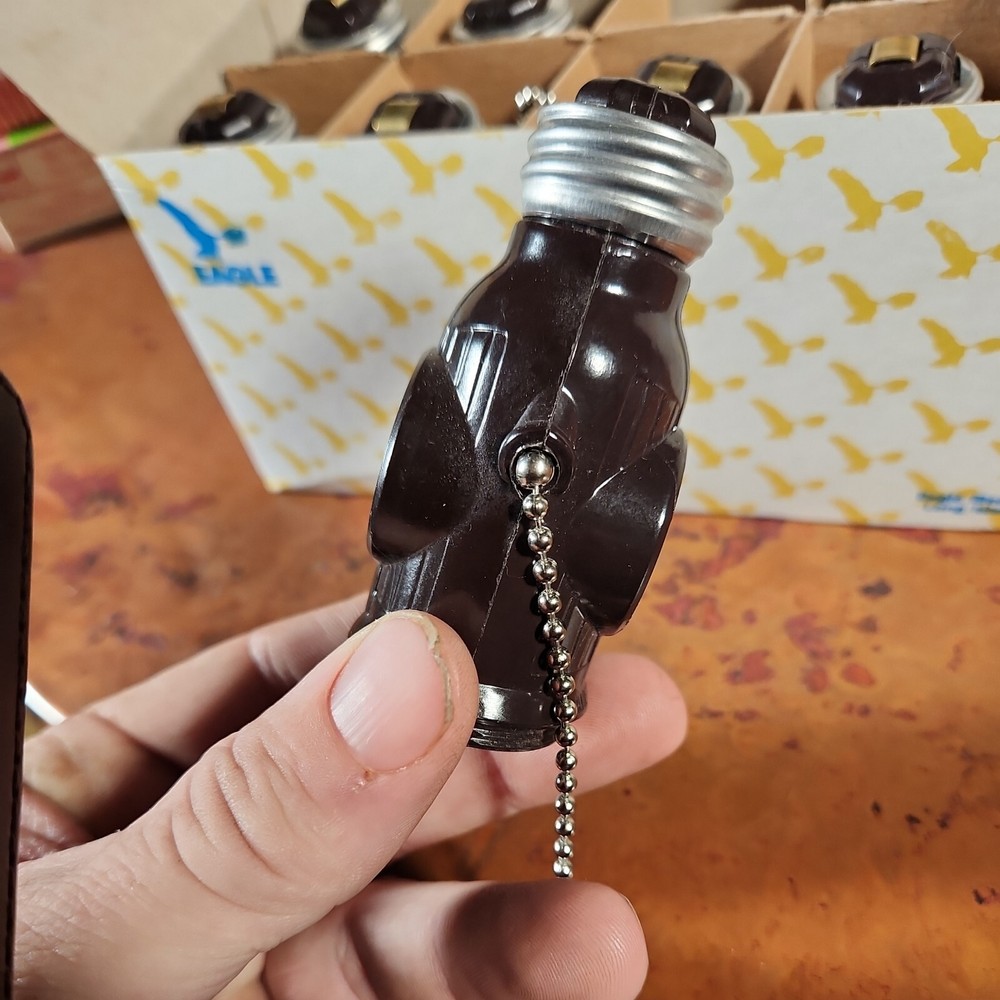 10 Eagle Bakelite Socket Adapters With Pull Chain USA Vintage polarized 718B