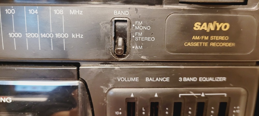 sanyo M9721 boombox FULLY FUNCTIONAL