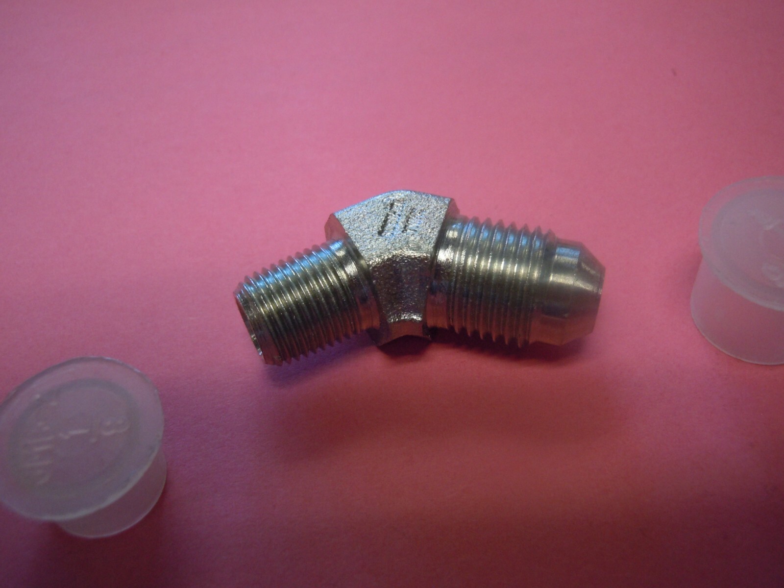 2503-05-02  HYDRAULIC FITTING  5/16 MALE JIC X 1/8" MALE PIPE 45 DEGREE.