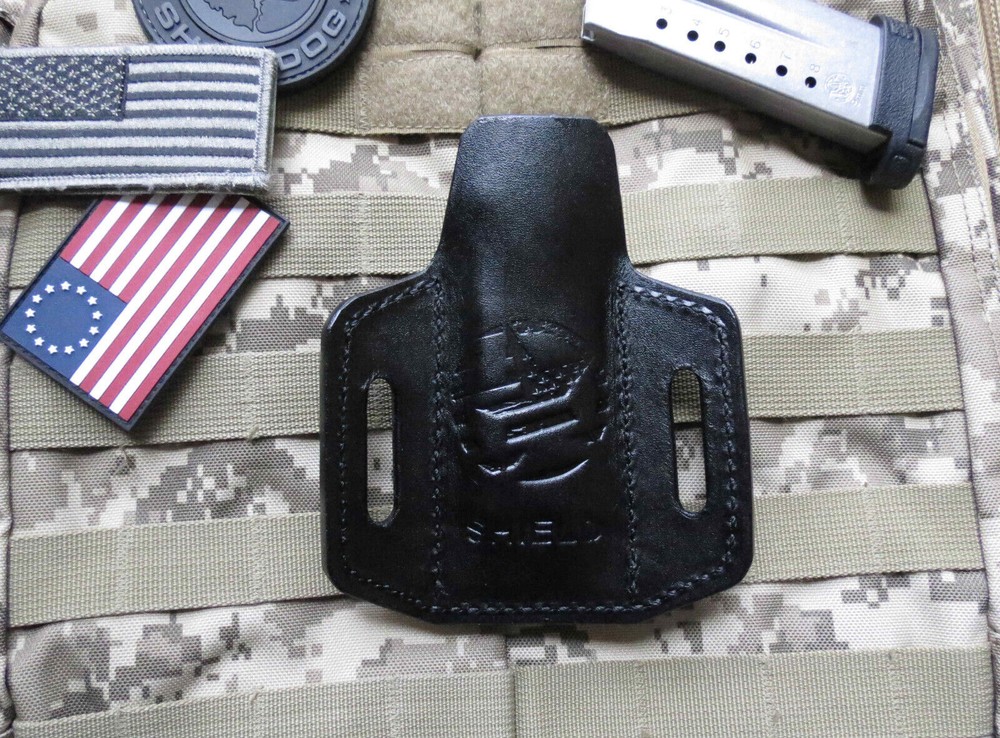 Leather Magazine Holder, Fits Shield .45
