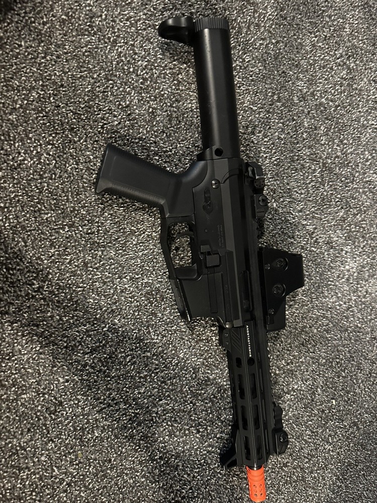 airsoft gun