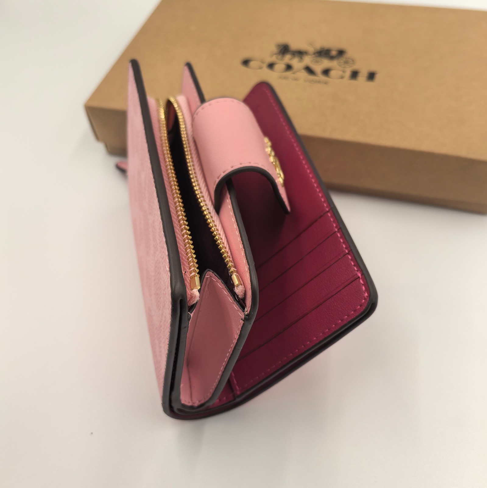 Wallet In Signature Pink with Logo CW786